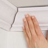 Резка углов потолочного плинтуса: план действий и полезные рекомендации